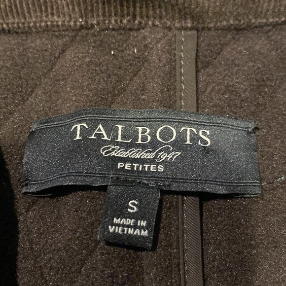 Just like new, barely worn! Talbots petite nylon vest in excellent condition! - Picture 2 of 7